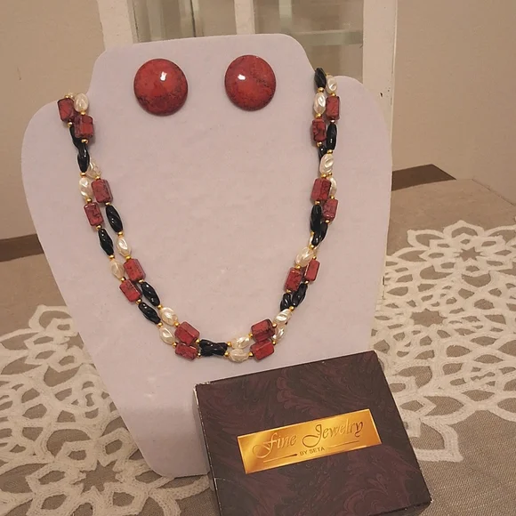 💥SALE💥SETA, NWT, Earring & Necklace Set, Mauve, Black,White,Gold - Picture 5 of 6